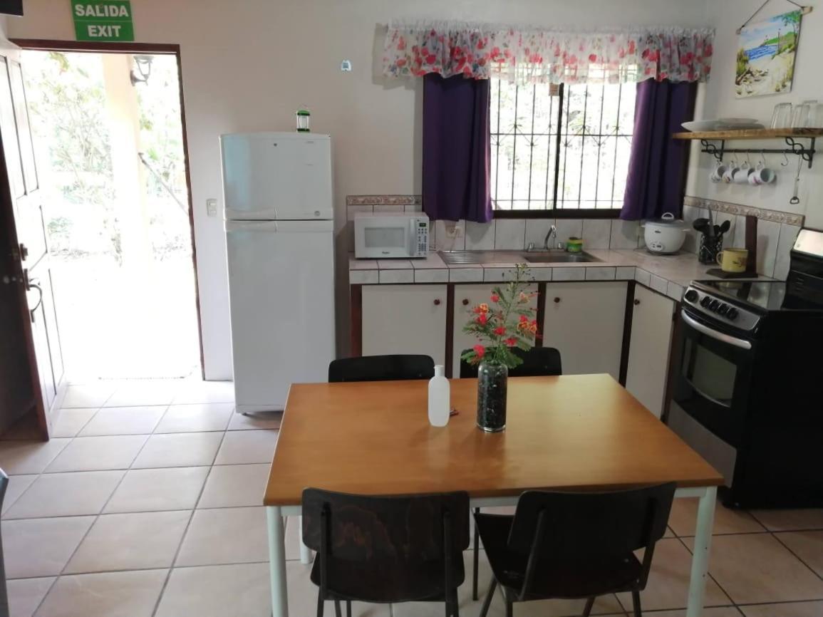 Cahuita Lodge Экстерьер фото