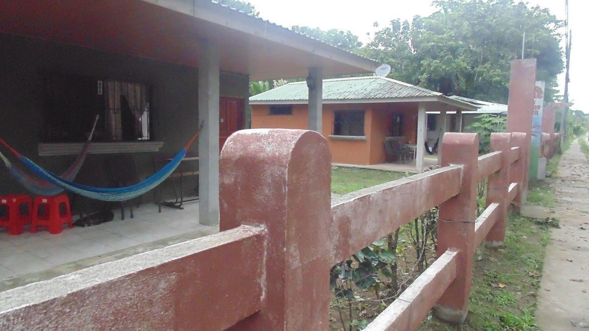 Cahuita Lodge Экстерьер фото
